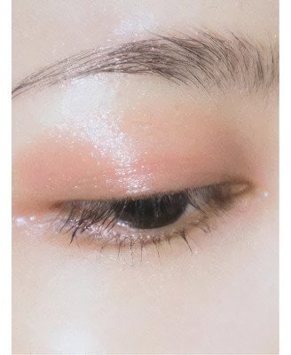Crème contour yeux apaisante ROOSEEL - application contour des yeux