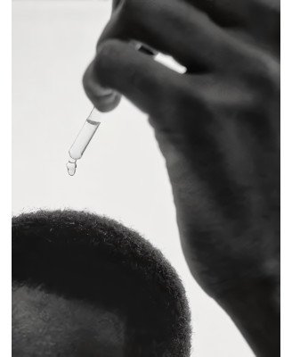 Sérum exfoliant cuir chevelu ROOSEEL - application